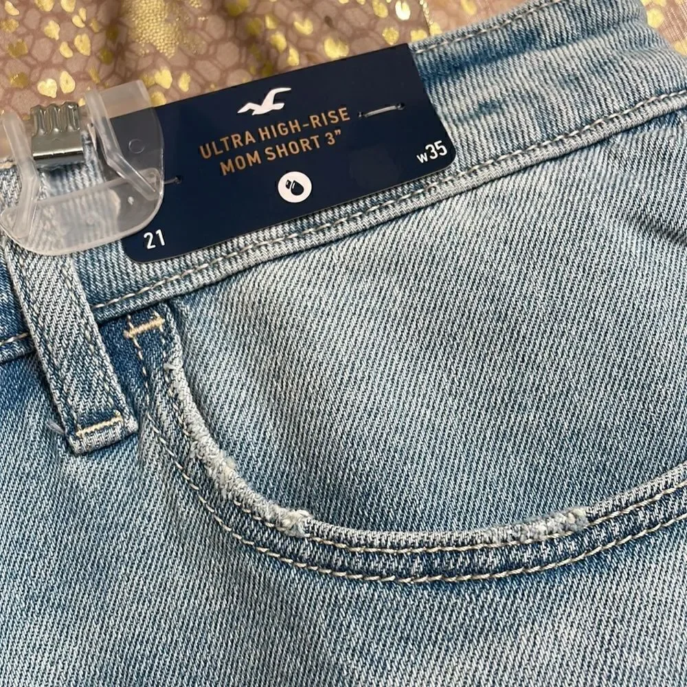 Hollister ultra high rise light wash mom shorts, size 21/35 NWT